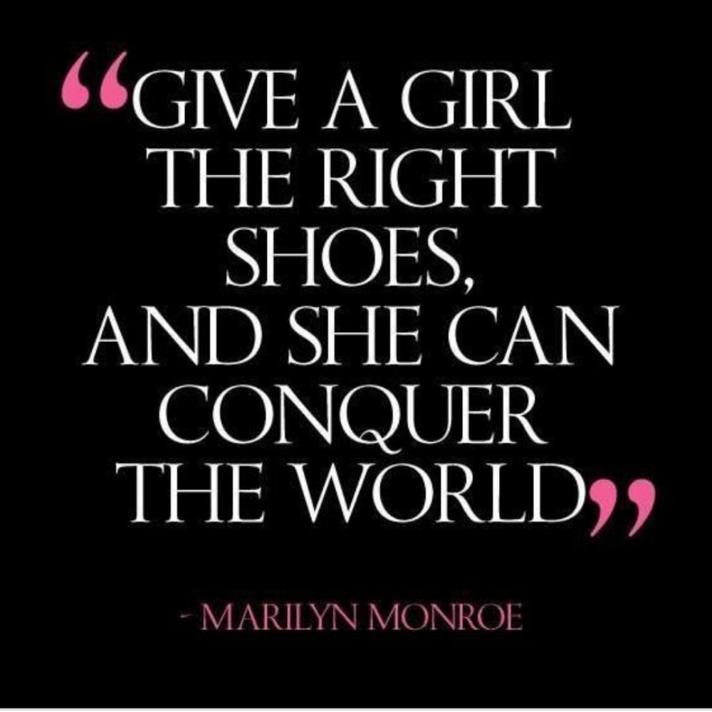 🌺 SHOES 🌺 - Picture 2 of 3